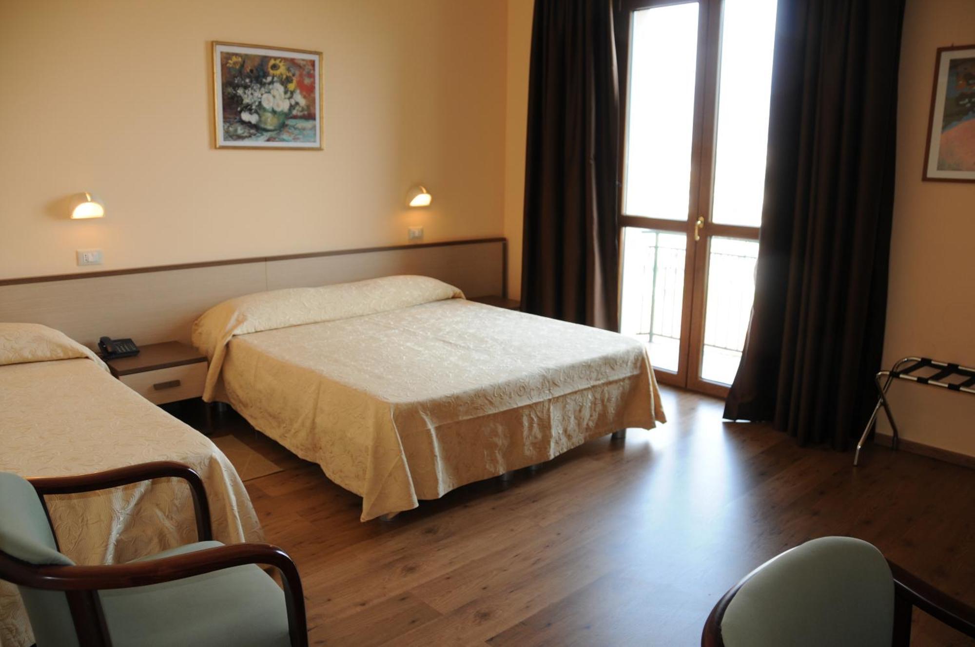 Hotel Barbieri Altomonte Exteriér fotografie