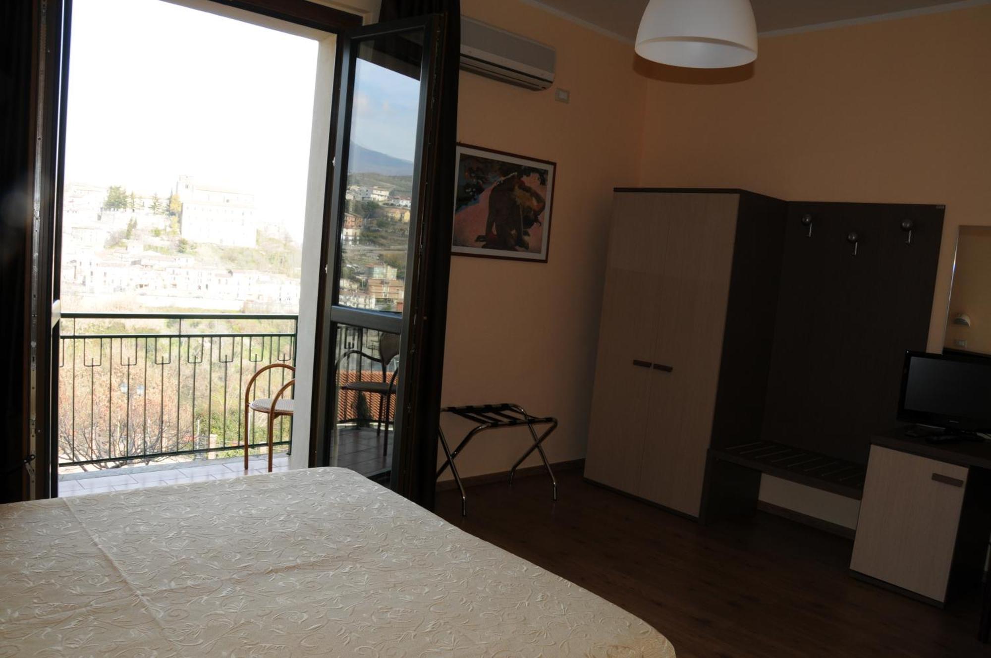 Hotel Barbieri Altomonte Exteriér fotografie